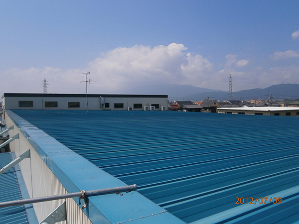 S工業株式会社様　折板屋根　アドクールAqua施工事例